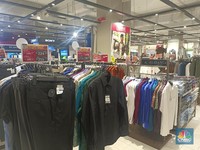 Mau Kece di 2024? Buruan ke Transmart, Harga Baju Lagi Diskon
