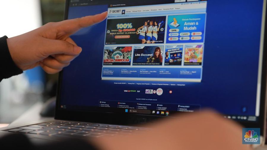 Ilustrasi Judi Online (CNBC Indonesia/Muhammad Sabki)