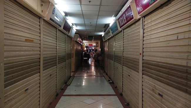 The Decline of Tanah Abang Market: E-commerce Competition and Extortion Issues