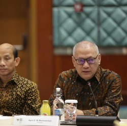 Erick Tunjuk Agus Martowardojo Jadi Komisaris Utama PLN