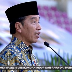 Jokowi: RI Butuh Pemimpin yang Berani Hadapi Negara Manapun!