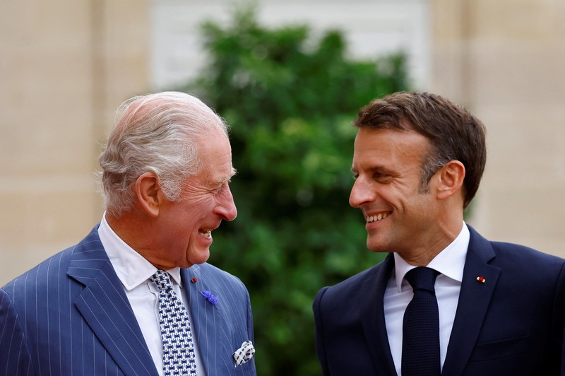 Raja Charles dari Inggris dan Ratu Camilla dari Inggris menurunkan pesawat mereka setibanya di Bandara Orly pada 20 September 2023, pada hari pertama kunjungan kenegaraan ke Prancis. Raja Inggris Charles III dan istrinya Ratu Camilla sedang melakukan kunjungan kenegaraan selama tiga hari ke Prancis. Raja Charles dari Inggris dan Ratu Camilla dari Inggris menurunkan pesawat mereka setibanya di Bandara Orly pada 20 September 2023, pada hari pertama kunjungan kenegaraan ke Prancis. Raja Inggris Charles III dan istrinya Ratu Camilla sedang melakukan kunjungan kenegaraan selama tiga hari ke Prancis. (MIGUEL MEDINA/Pool via REUTERS)