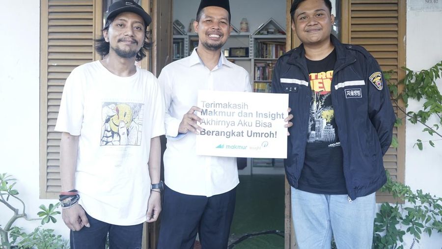 Makmur berangkatkan warga umroh