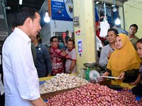 Harga Beras Belum Turun, Jokowi Sebut Efek Super El Nino