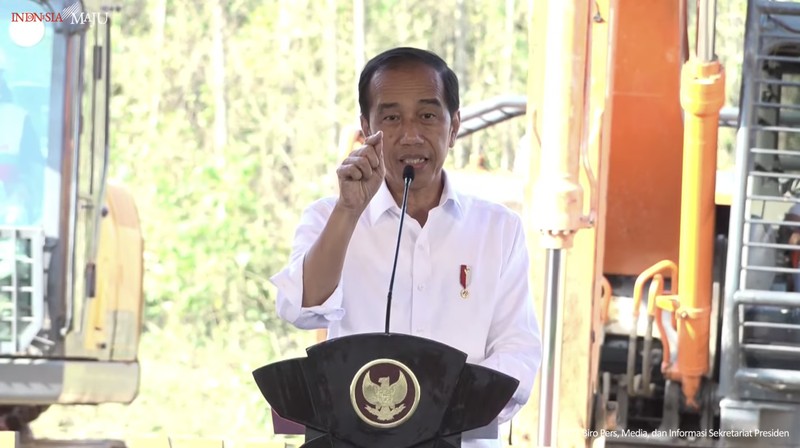 Presiden Joko Widodo saat mengikuti acara Peletakan batu pertama Hotel Nusantara, Penajam Paser Utara, 21 September 2023. Presiden Joko Widodo saat mengikuti acara Peletakan batu pertama Hotel Nusantara, Penajam Paser Utara, 21 September 2023. (Tangkapan Layar Youtube Sekretariat Presiden)