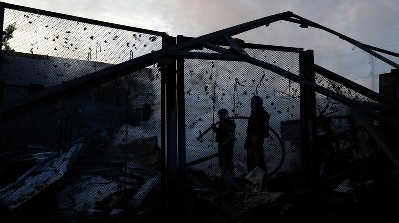 A firefighter works at a site in a residential area, damaged during a Russian missile strike, amid Russia’s attack on Ukraine, in Kyiv, Ukraine September 21, 2023. REUERS/Valentyn Ogirenko