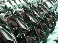 Gelombang PHK Menular ke Motor Listrik, Bos ALVA Ungkap Fakta Ini