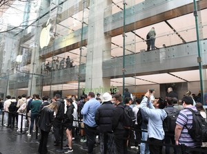 Penjualan iPhone Merosot, Perusahaan Ini Ikut Kelimpungan