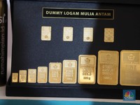 Harga Emas Antam Hari Ini Turun Lagi, Sudah Boncos Rp 28.000