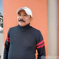 Bikin Ngakak, Gini Cara Opie Kumis Cari Cuan yang Gak Berkah