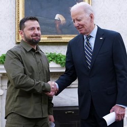 AS Terancam Kehabisan Duit, Dipakai 'Jajan' untuk Ukraina