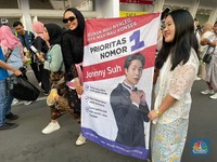 Cewek-cewek Berkebaya Ramaikan SMTOWN LIVE 2023 di GBK