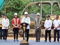 Pedagang Pasar Anjlok! Jokowi Siapkan Aturan Jualan di Medsos