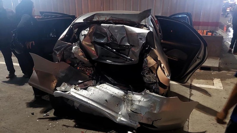 Kecelakaan di lampu merah exit tol Bawen, Semarang, Sabtu (23/9/2023). (Afzal Nur Iman/detikJateng) Kecelakaan di lampu merah exit tol Bawen, Semarang, Sabtu (23/9/2023). (Afzal Nur Iman/detikJateng)