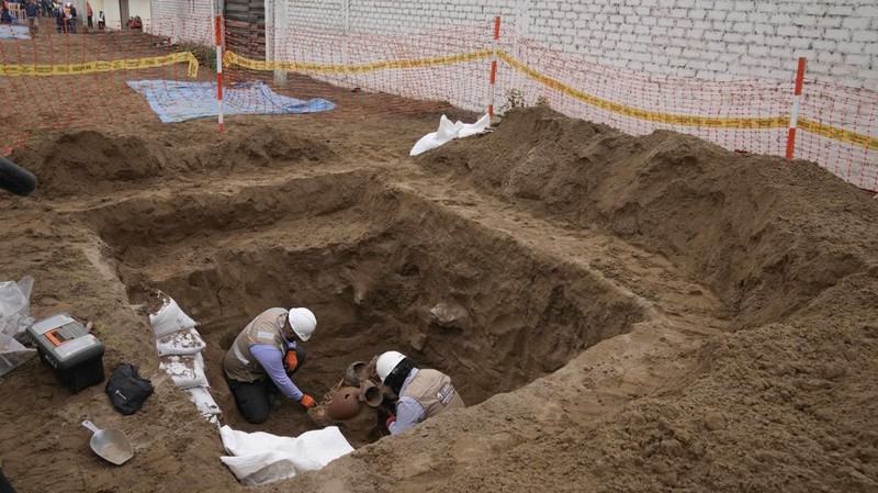 Potret Penemuan Mumi di Jaringan Gas Alam Peru. (AP Photo/Martin Mejia)