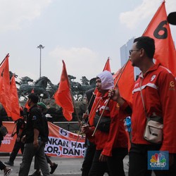 Gaji PNS Jadi Alasan Buruh Tuntut Upah Tahun 2024 Naik 15%
