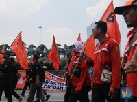 Gaji PNS Jadi Alasan Buruh Tuntut Upah Tahun 2024 Naik 15%