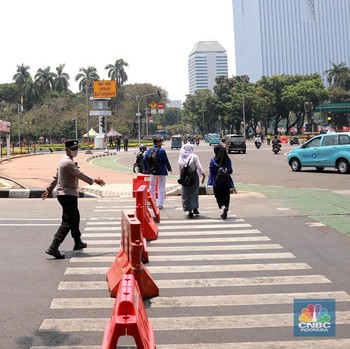 Penampakan Kawasan Patung Kuda Sempat Ditutup, Ada Demo Buruh