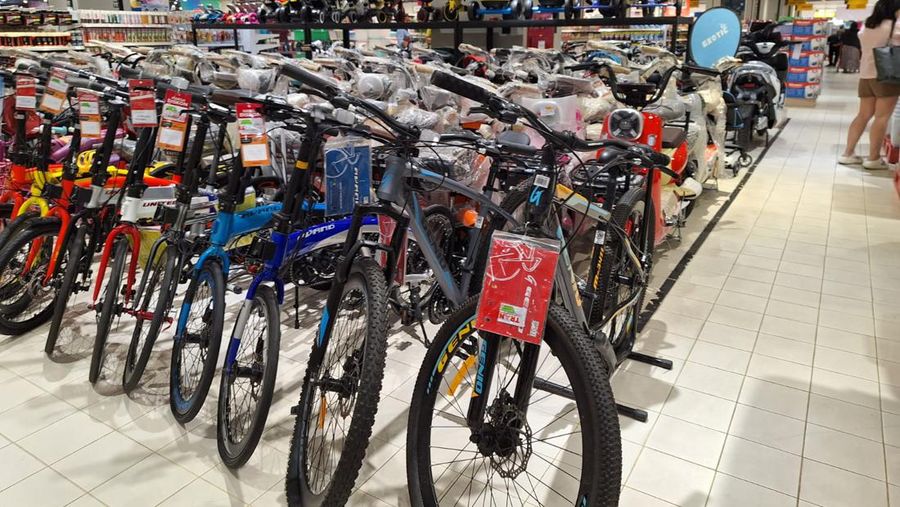 Diskon Sepeda di Transmart Full Day. (CNBC Indonesia/Khoirul Anam)