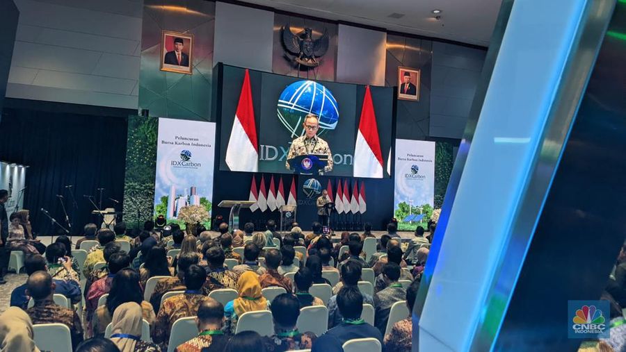 Ketua Dewan Komisioner OJK, Mahendra Siregar dalam Peluncuran Bursa Karbon Indonesia.