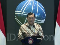 Jokowi Resmikan Bursa Karbon, Luhut Incar Duit Jeff Bezos