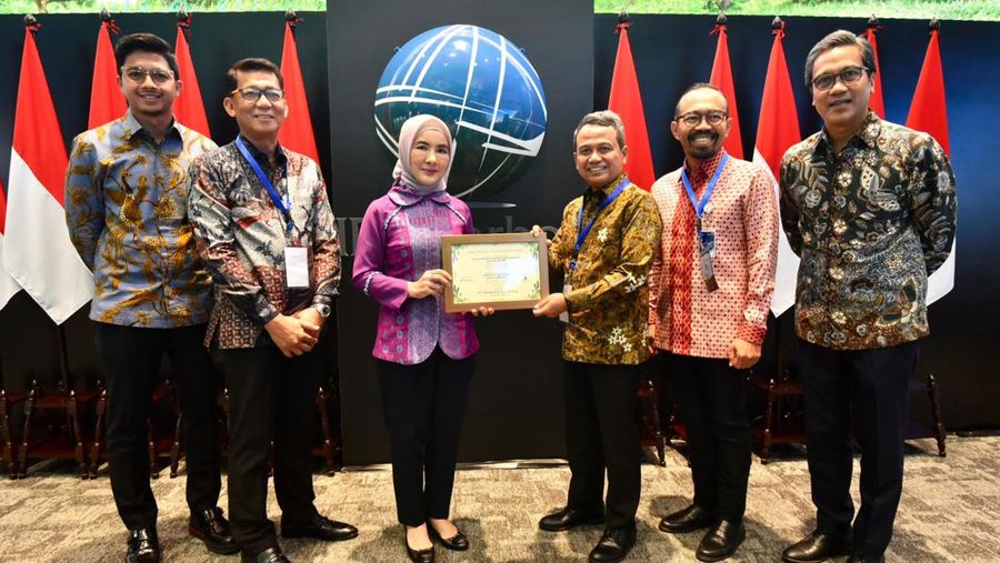 T Pertamina (Persero) siap menjadi market leader dalam perdagangan karbon di Indonesia. Untuk ini, Pertamina mengerahkan potensi karbon dari seluruh anak usahanya sehingga dapat mengembangkan ekosistem perdagangan karbon. Langkah ini merupakan wujud nyata dari kontribusi Pertamina dalam mengatasi krisis perubahan iklim.