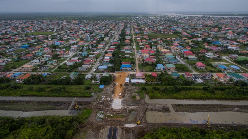 Guyana, sebuah negara di Amerika Selatan dengan populasi sekitar 800.000 orang, diyakini akan menjadi negeri dengan pertumbuhan ekonomi tercepat. Guyana, sebuah negara di Amerika Selatan dengan populasi sekitar 800.000 orang, diyakini akan menjadi negeri dengan pertumbuhan ekonomi tercepat. (Dok. dpi.gov.gy)