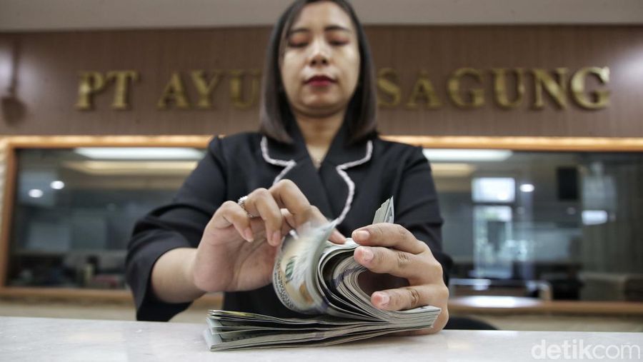 Tembus Rp 15.500, Dolar AS Makin Menggila