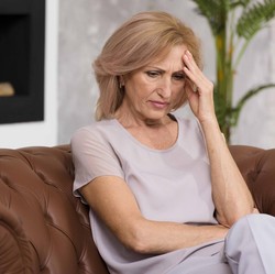 Gejala Menopause Ini Disebut Beri Sinyal Bahaya, Benarkah?