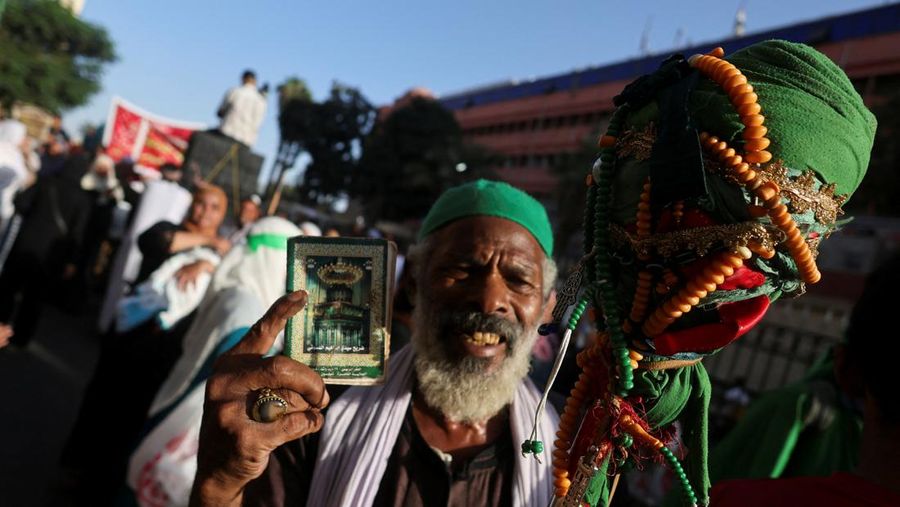 Perayaan Maulid Nabi di distrik Al Azhar, Kairo Lama, Mesir, 27 September 2023. (REUTERS/AMR ABDALLAH DALSH)