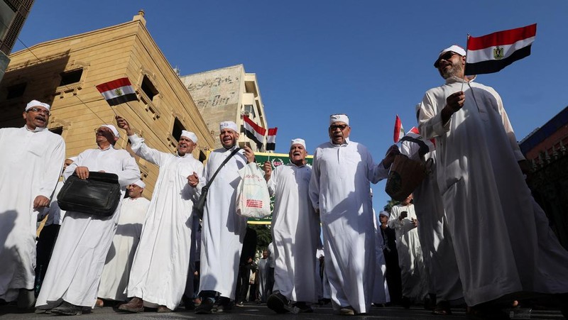Perayaan Maulid Nabi di distrik Al Azhar, Kairo Lama, Mesir, 27 September 2023. (REUTERS/AMR ABDALLAH DALSH)