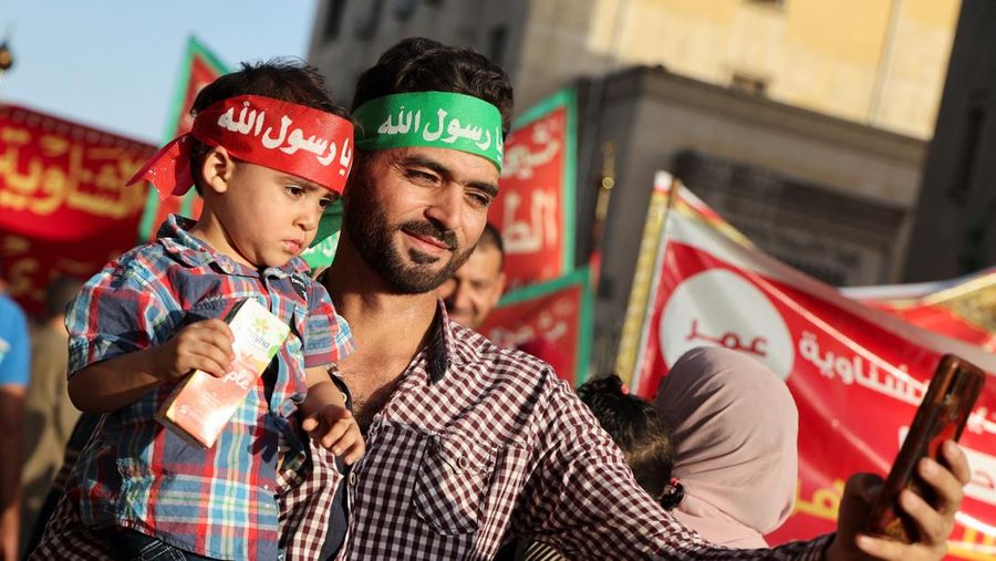 Perayaan Maulid Nabi di distrik Al Azhar, Kairo Lama, Mesir, 27 September 2023. (REUTERS/AMR ABDALLAH DALSH)