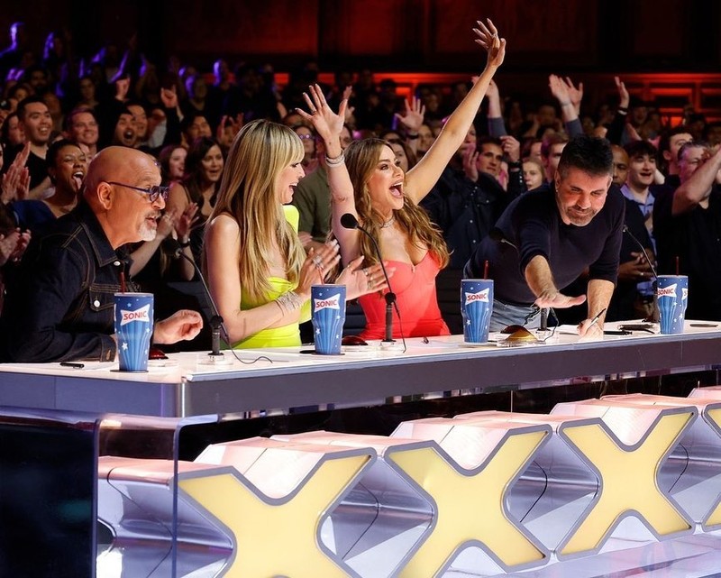 Perjalanan Putri Ariani tak akan selesai meski hanya menjadi Top 4 America's Got Talent (AGT) 2023, setelah hasil voting diumumkan dalam result show pada Kamis (28/9) pagi waktu Indonesia. (Tangkapan layar @arianinismaputri) Perjalanan Putri Ariani tak akan selesai meski hanya menjadi Top 4 America's Got Talent (AGT) 2023, setelah hasil voting diumumkan dalam result show pada Kamis (28/9) pagi waktu Indonesia. (Tangkapan layar @arianinismaputri)
