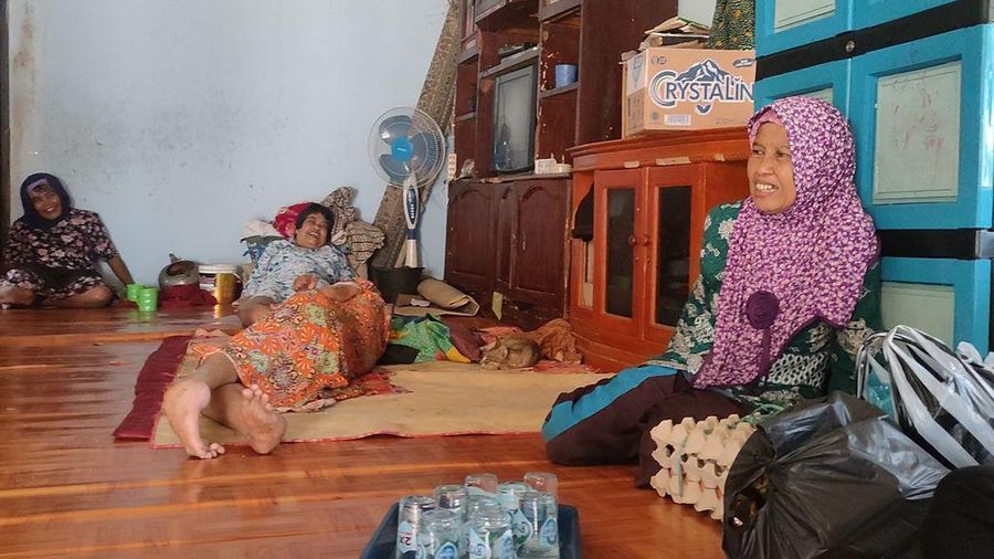 enam kakak beradik yang seluruhnya mengidap penyakit langka, Parkinson. (Dok. Berbuat Baik)