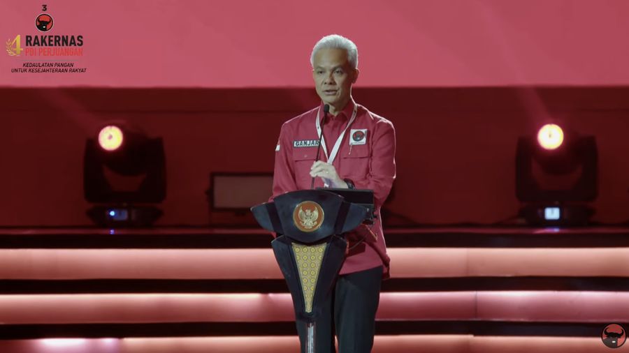 Ganjar Pranowo dalam acara Rakernas PDI Perjuangan. (Tangkapan layar Youtube PDI Perjuangan)