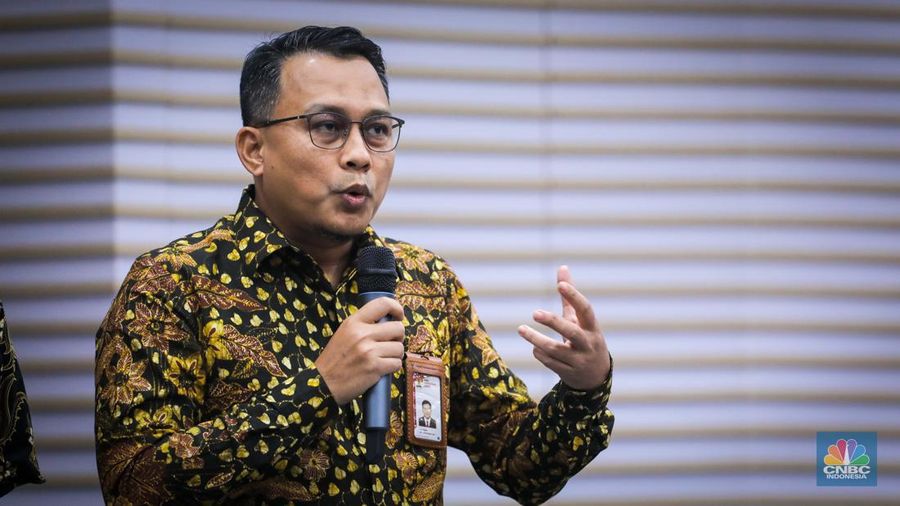 Juru Bicara KPK, Ali Fikri memberikan keterangan saat konferensi pers di gedung Merah Putih, KPK, Jakarta, Jumat (29/9/2023). (CNBC Indonesia/Faisal Rahman)