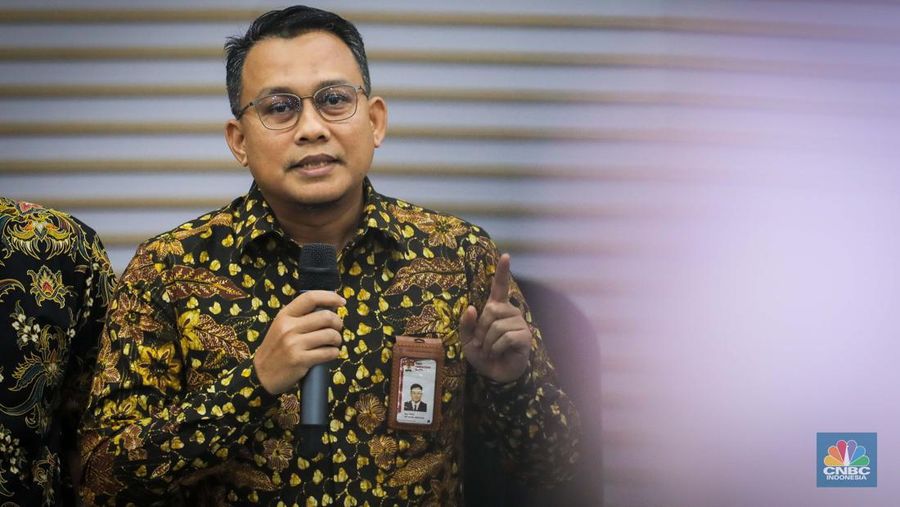 Juru Bicara KPK, Ali Fikri memberikan keterangan saat konferensi pers di gedung Merah Putih, KPK, Jakarta, Jumat (29/9/2023). (CNBC Indonesia/Faisal Rahman)