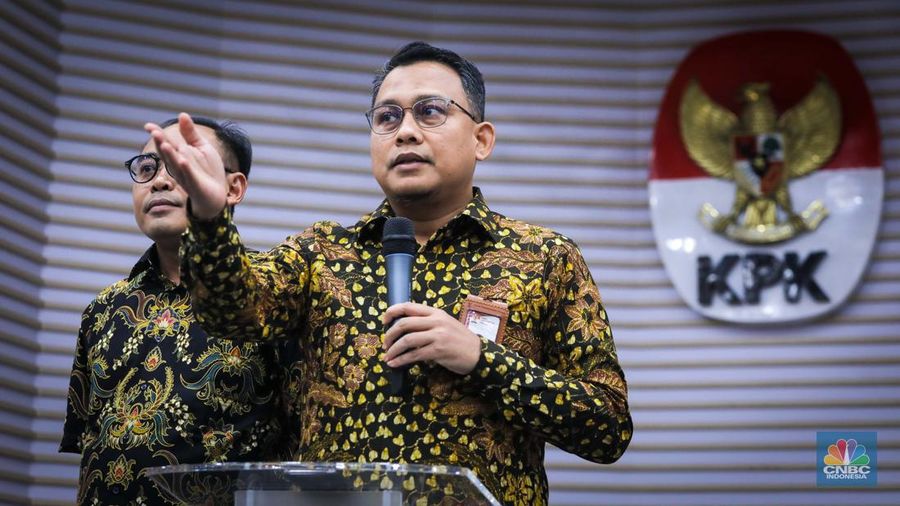 Juru Bicara KPK, Ali Fikri memberikan keterangan saat konferensi pers di gedung Merah Putih, KPK, Jakarta, Jumat (29/9/2023). (CNBC Indonesia/Faisal Rahman)
