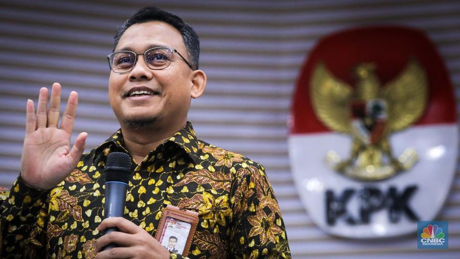 Juru Bicara KPK, Ali Fikri memberikan keterangan saat konferensi pers di gedung Merah Putih, KPK, Jakarta, Jumat (29/9/2023). (CNBC Indonesia/Faisal Rahman)