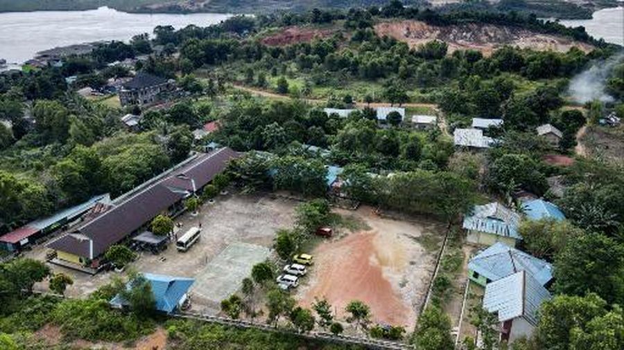 Suasana megaproyek yang didanai Tiongkok, di Tanjung Kertang di Pulau Rempang. (AFP/BAY ISMOYO)