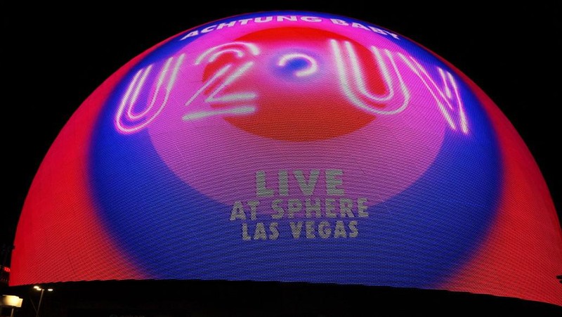Pemandangan umum malam pembukaan Sphere menjelang pertunjukan band rock Irlandia U2 di The Venetian Resort di Las Vegas, Nevada, pada 29 September 2023. (Ronda Churchill / AFP)