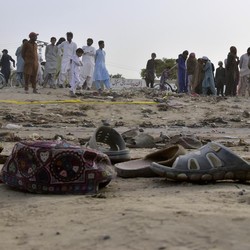 Korban Bom Bunuh Diri Jadi 59 Orang, Pakistan Tuding India