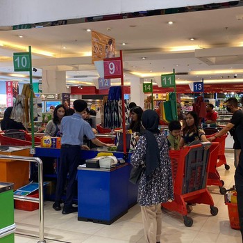 Makin Malam, Transmart Full Day Sale Makin Diserbu Pelanggan