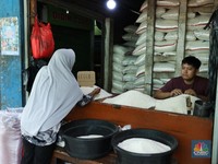 Pemerintah Klaim Harga Beras Turun, Tapi Masih di Atas HET