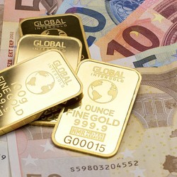 Efek Perang Dagang AS-China, Emas Terbang 2% Pekan Ini