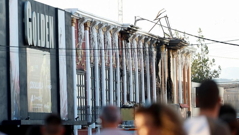 Sedikitnya 13 orang tewas dalam insiden kebakaran di sebuah kelab malam di Kota Murcia, Spanyol. Insiden kebakaran ini diklaim menjadi yang paling mematikan di Spanyol dalam beberapa dekade terakhir. (Tangkapan Layar Video Reuters/LA OPINION DE MURCIA)
