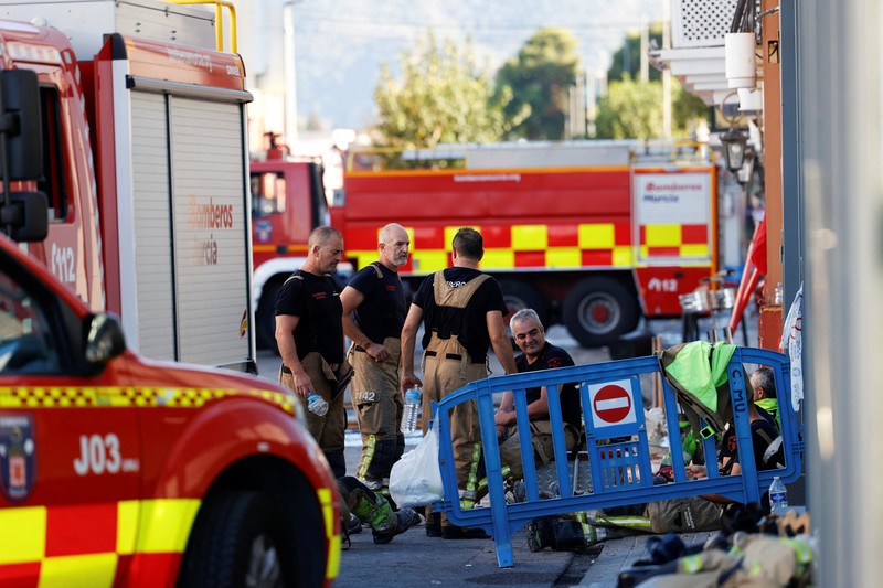 Sedikitnya 13 orang tewas dalam insiden kebakaran di sebuah kelab malam di Kota Murcia, Spanyol. Insiden kebakaran ini diklaim menjadi yang paling mematikan di Spanyol dalam beberapa dekade terakhir. (Tangkapan Layar Video Reuters/LA OPINION DE MURCIA)