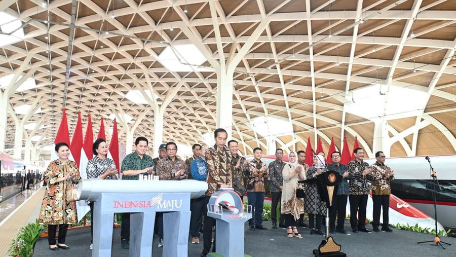 Presiden Jokowi meresmikan Kereta Cepat Jakarta-Bandung yang diberi nama Whoosh pada Senin (2/10/2023). (Dok. Setpres)