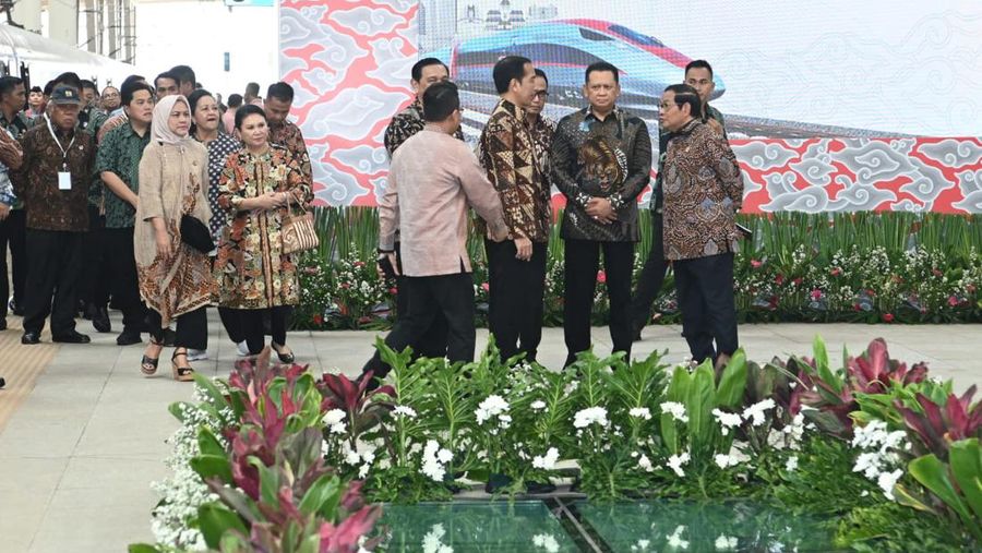 Presiden Jokowi meresmikan Kereta Cepat Jakarta-Bandung yang diberi nama Whoosh pada Senin (2/10/2023). (Dok. Setpres)