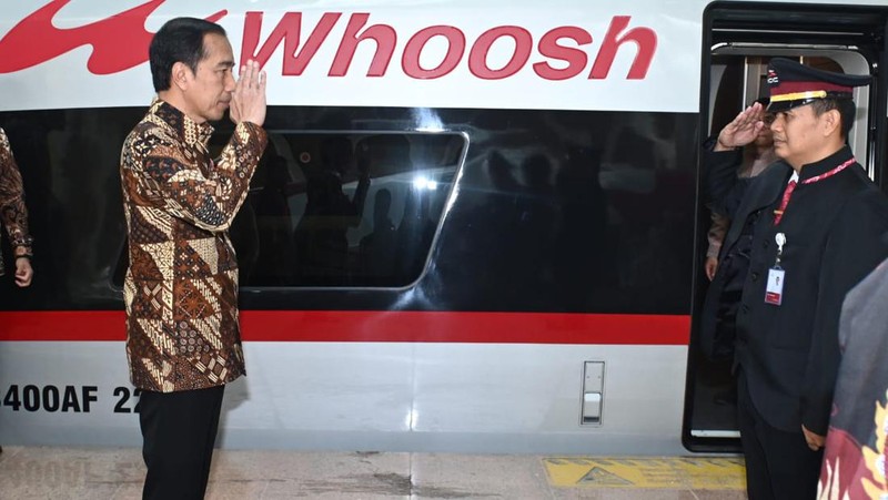 Presiden Jokowi meresmikan Kereta Cepat Jakarta-Bandung yang diberi nama Whoosh pada Senin (2/10/2023). (Dok. Setpres)